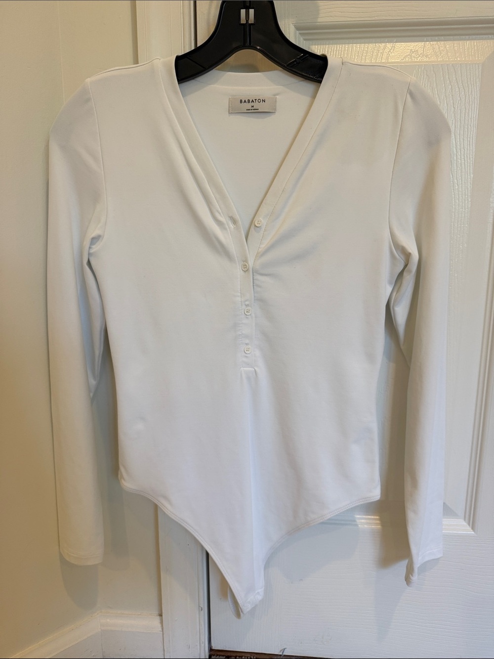 Aritzia Babaton Contour White Long-Sleeve V-Neck Button Bodysuit